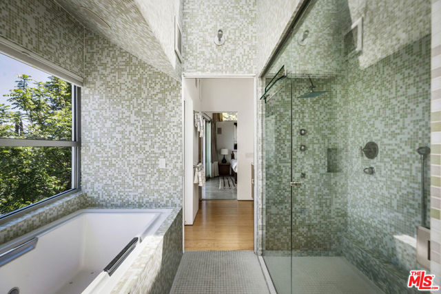 3813 Ronda Vista Place, Los Angeles CA: https://media.crmls.org/mediaz/18ac1a7b-2cc7-4651-8c1e-216cf8c2430e.jpg
