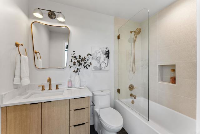 Detail Gallery Image 18 of 24 For 4214 Tonopah Ave, San Diego,  CA 92110 - 3 Beds | 3/1 Baths