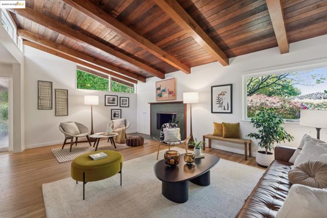 39 Norwood Ave, Kensington CA: https://media.crmls.org/mediaz/18acfff2-2888-420f-8bc2-906a58733547.jpg