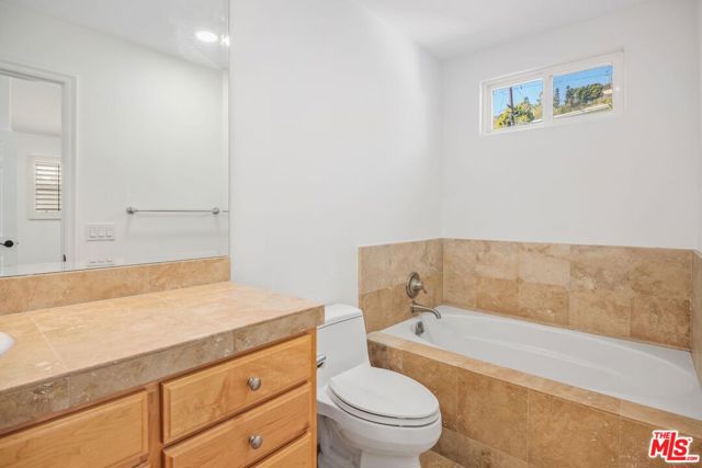 6436 Lunita Road, Malibu CA: https://media.crmls.org/mediaz/18ad6ec3-b041-44ef-a420-d485aa7adabc.jpg