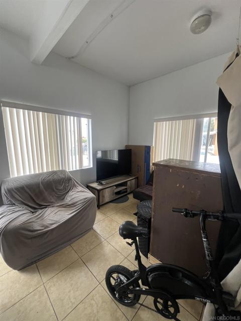 2912 Logan Avenue, San Diego CA: https://media.crmls.org/mediaz/18ad7571-c991-49a8-b103-46efcea92c28.jpg