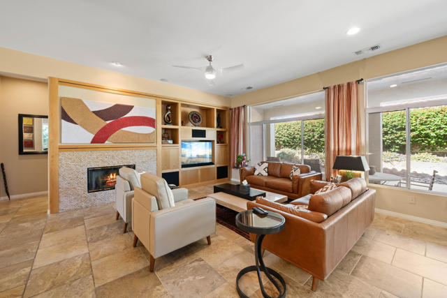 78680 Alliance Way, Palm Desert CA: https://media.crmls.org/mediaz/18adf474-3c0f-4bcc-8067-9517c6d7fea5.jpg