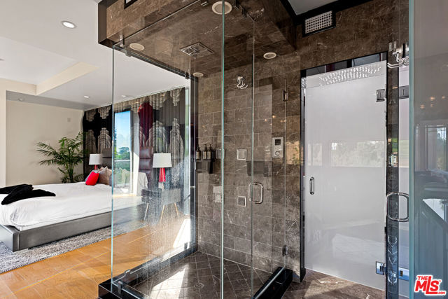2738 Rinconia Drive, Los Angeles CA: https://media.crmls.org/mediaz/18af25ba-31dc-463a-9bb1-15e8d13c9496.jpg