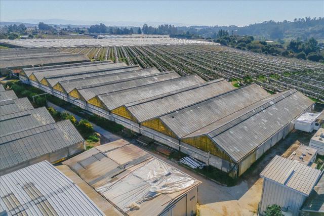 371 Calabasas Road, Watsonville CA: https://media.crmls.org/mediaz/18afa84c-d6fd-4293-be33-fda2ad24d263.jpg