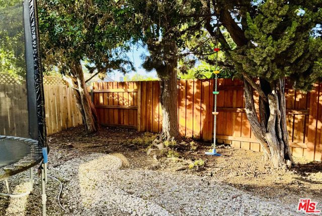 2749 Amber Wood Place, Thousand Oaks CA: https://media.crmls.org/mediaz/18b00fca-67d0-43e5-aa99-7f5f8df93747.jpg