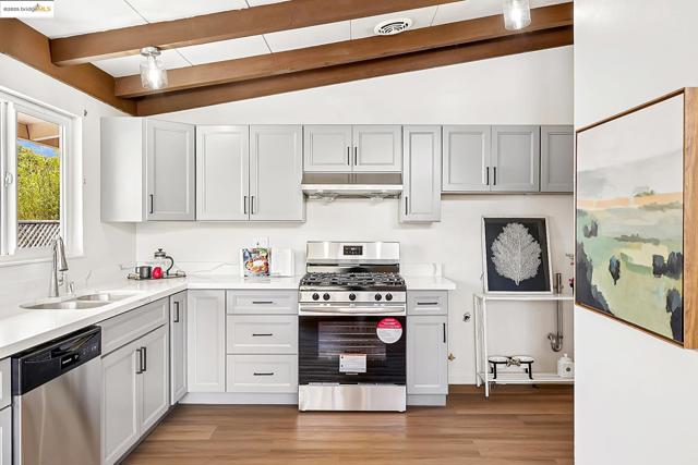 2590 Kavanagh Rd, San Pablo CA: https://media.crmls.org/mediaz/18b043ff-d4f3-4261-a4b8-fde9974cb93e.jpg