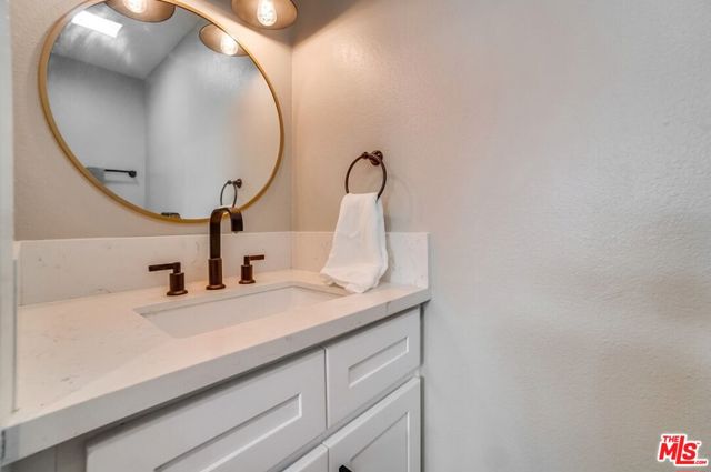 1832 Rockefeller Lane, Redondo Beach, California 90278, 2 Bedrooms Bedrooms, ,2 BathroomsBathrooms,Residential,For Sale,Rockefeller,25603743 1832 Rockefeller Lane, Redondo Beach, California 90278, 2 Bedrooms Bedrooms, ,2 BathroomsBathrooms,Residential,For Sale,Rockefeller,25603743