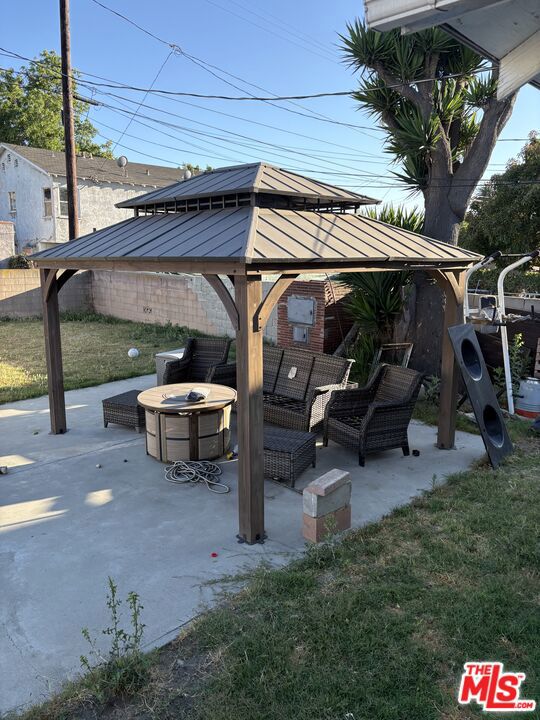 1110 W Vernon Avenue, Los Angeles CA: https://media.crmls.org/mediaz/18b052c1-41cc-4ba0-98d0-064c5fac85b2.jpg