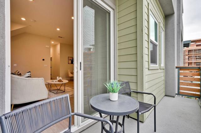 536 SoMi Court, Hayward CA: https://media.crmls.org/mediaz/18b067ba-3f3b-4619-adb9-2c279aade3a4.jpg