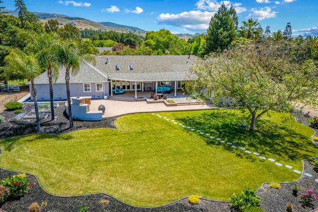 14830 Bartlett Court, San Martin CA: https://media.crmls.org/mediaz/18b1fa22-952d-4119-935b-8abe94777712.jpg