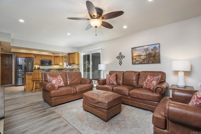 Detail Gallery Image 17 of 54 For 1668 Avenida Cherylita, El Cajon,  CA 92020 - 4 Beds | 2/1 Baths