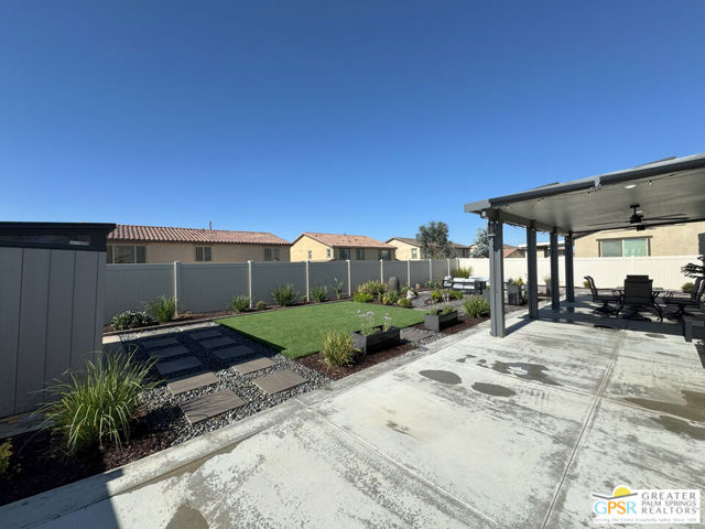 5688 California Circle, Banning CA: https://media.crmls.org/mediaz/18b2e533-160d-453d-98f2-2d4f1f150e55.jpg