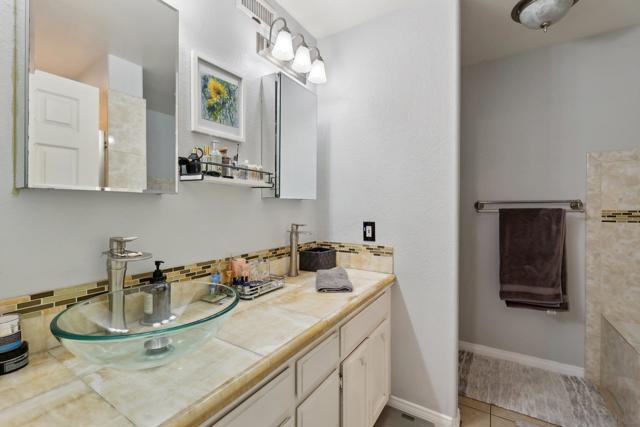 MLS #250036243SD image #24