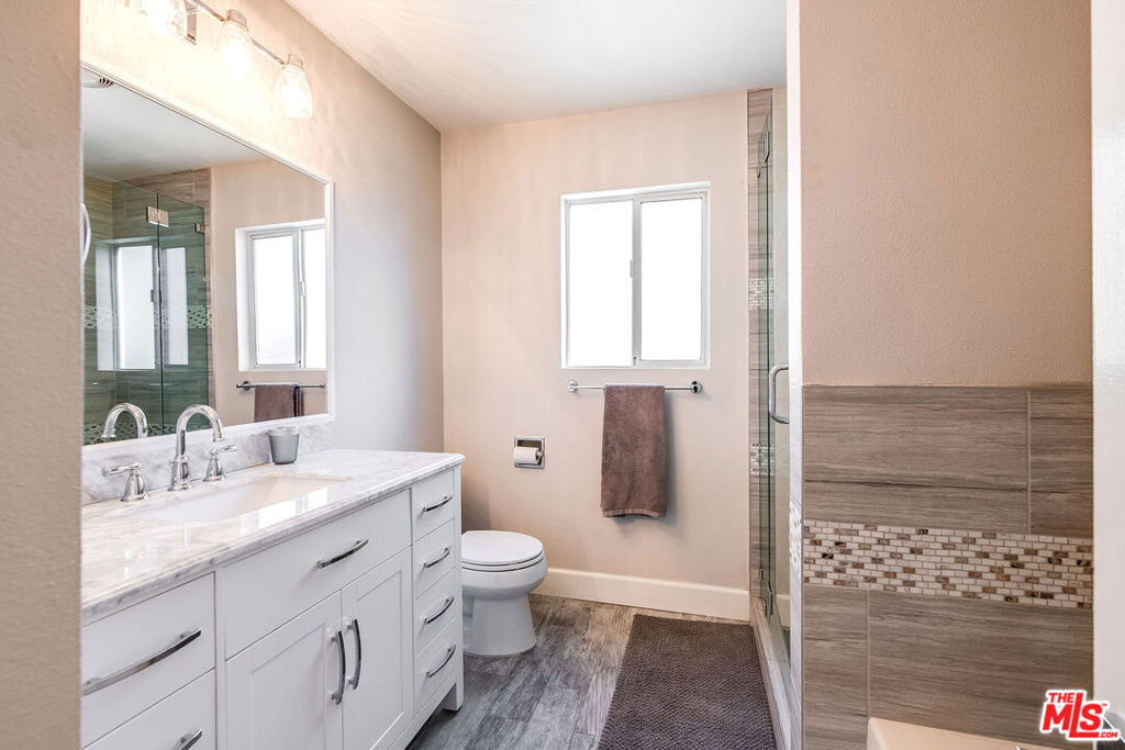 3909 Glenridge DriveSherman Oaks image #20