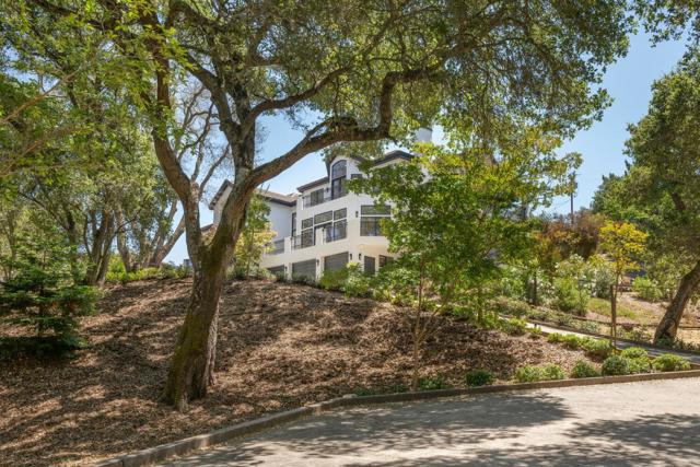 333 Raymundo Drive, Woodside CA: https://media.crmls.org/mediaz/18b492eb-4784-4492-b537-282a47c14fef.jpg