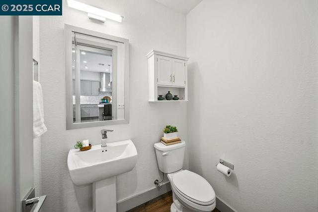 44 Analisa Ln, Walnut Creek CA: https://media.crmls.org/mediaz/18b4d157-9a04-477f-ab09-ba394e23da01.jpg