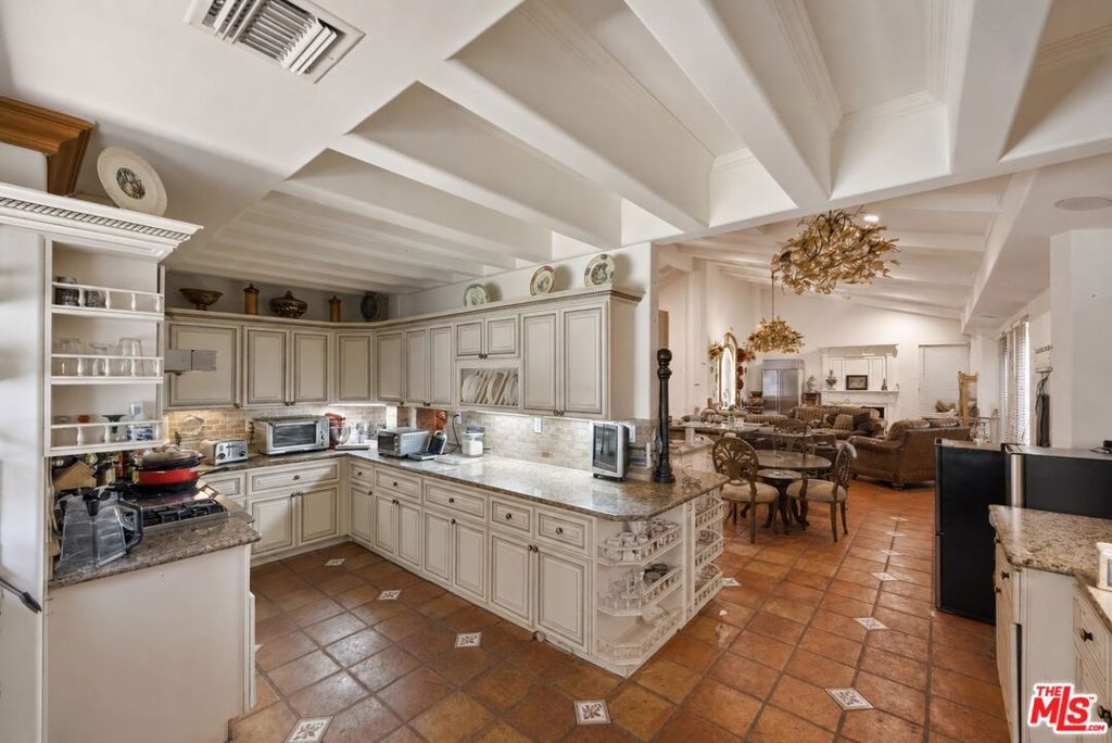 MLS #26835603 image #17