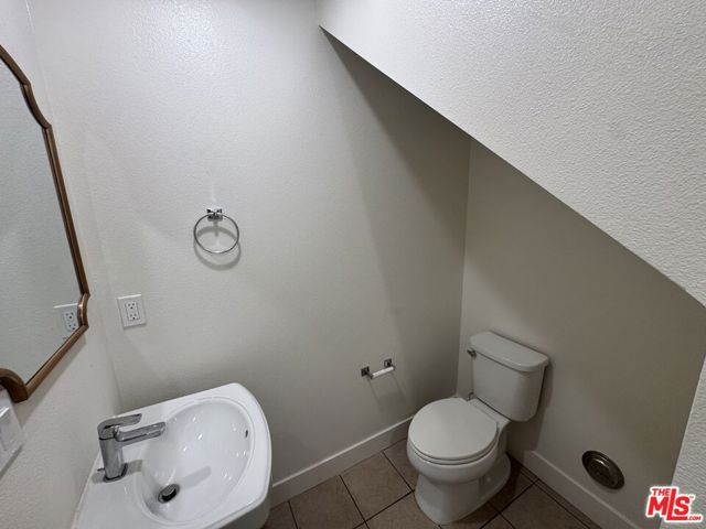 905 E Mason Lane, Anaheim CA: https://media.crmls.org/mediaz/18b4e241-2b4a-4010-a7f1-0af29be30436.jpg