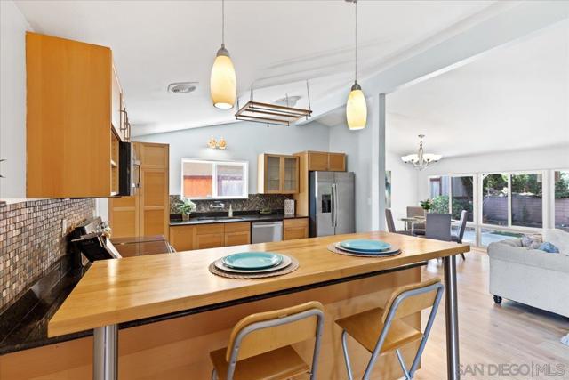 9021 Ronda Ave, San Diego CA: https://media.crmls.org/mediaz/18b52d4b-3694-4fa4-a89b-785010152266.jpg