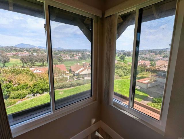 Detail Gallery Image 11 of 45 For 17453 Carnton Way, San Diego,  CA 92128 - 3 Beds | 3 Baths