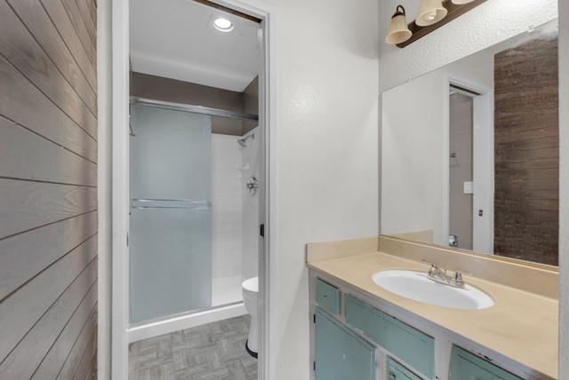 2265 Sun Glory Lane, San Jose CA: https://media.crmls.org/mediaz/18b590c4-2108-47d5-8770-72111395b943.jpg