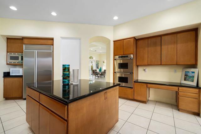 158 Loch Lomond Road, Rancho Mirage, CA 92270