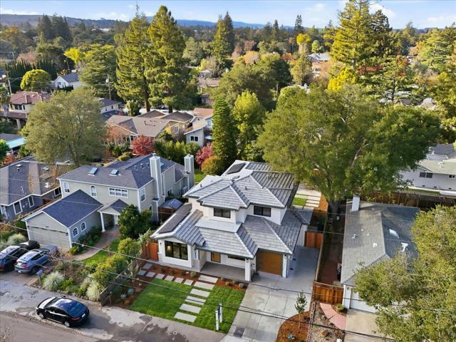 852 La Para Avenue, Palo Alto CA: https://media.crmls.org/mediaz/18b7515c-6f4d-46fc-8ea7-95b543b870ee.jpg