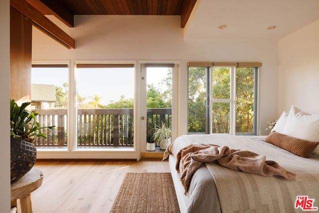 1 Bed Home for Sale in Los Angeles, California