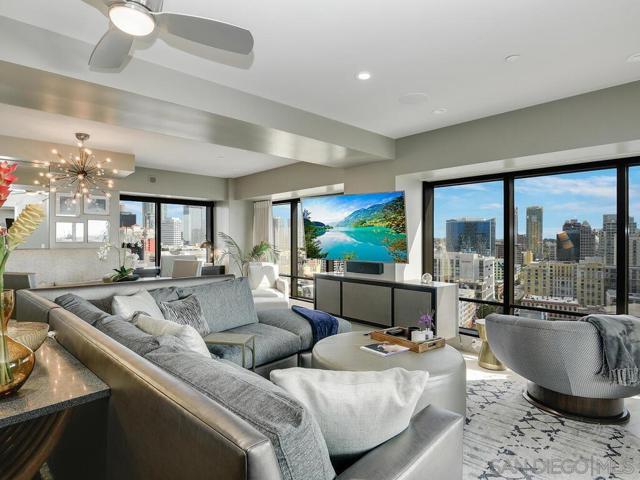 100 Harbor Drive, San Diego CA: https://media.crmls.org/mediaz/18b769a2-6c52-45d5-bc2a-1458980b66e9.jpg