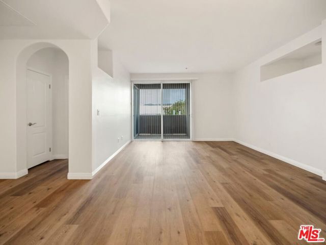 1625 Butler Avenue, Los Angeles CA: https://media.crmls.org/mediaz/18b7d227-18d2-40e6-8c8c-113666cdd3c2.jpg
