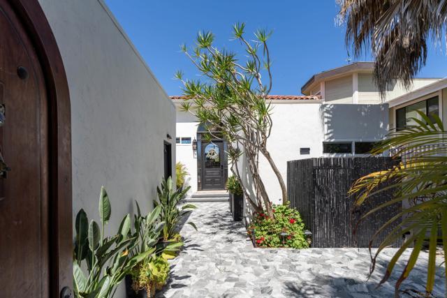Image 3 of 45 For 8412 La Jolla Shores Dr