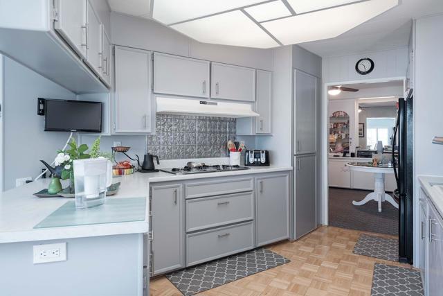 160 Hilligoss Drive, Cathedral City CA: https://media.crmls.org/mediaz/18b8cb7b-d74b-40ef-acaa-7d3362685d2f.jpg