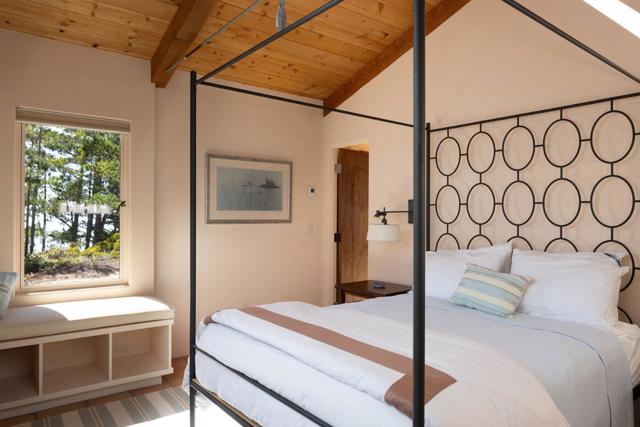 3200 Red Wolf Drive, Carmel CA: https://media.crmls.org/mediaz/18b96513-11b6-47b7-8e32-96d9985a2b6f.jpg