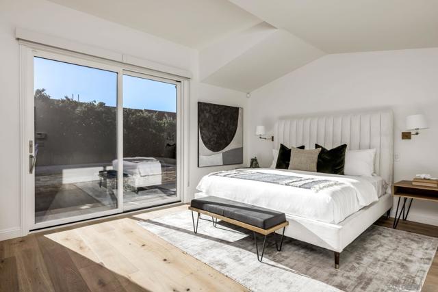 1879 Tahiti Drive, Costa Mesa CA: https://media.crmls.org/mediaz/18bb443e-00a2-4221-bf9a-d6ec57eec44a.jpg