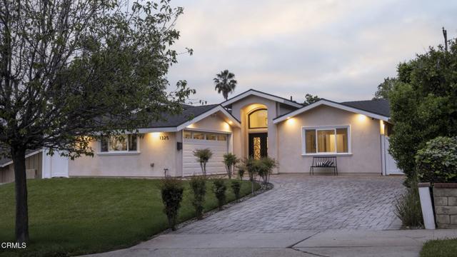 1325 Rexford Avenue, Pasadena CA: https://media.crmls.org/mediaz/18bb6a98-664a-4c2b-961b-51f819eed832.jpg