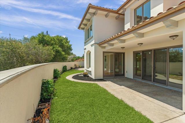 2100 Stone Ridge Drive, Royal Oaks CA: https://media.crmls.org/mediaz/18bb6c76-8d7e-4558-8940-79812a9d72bc.jpg