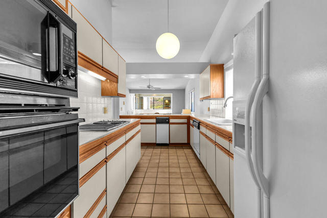 78565 Vista Del Fuente, Indian Wells CA: https://media.crmls.org/mediaz/18bc93a3-0858-4468-86f9-b23825beaffe.jpg