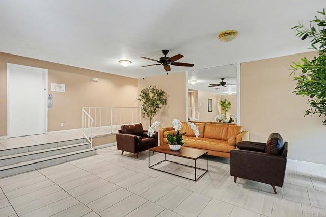 Detail Gallery Image 27 of 39 For 14141 Dickens St #111,  Sherman Oaks,  CA 91423 - 2 Beds | 2 Baths