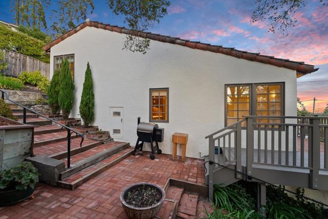 547 Monterey, Aptos CA: https://media.crmls.org/mediaz/18bd52b4-a272-488b-a3cf-7e71b21079d0.jpg