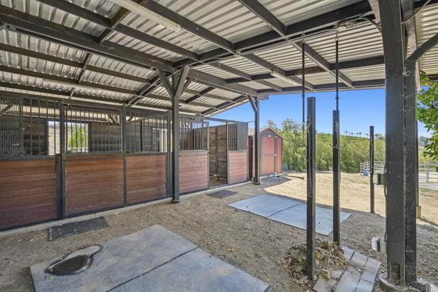 31619 21 Via Puerta Del Sol, Bonsall CA: https://media.crmls.org/mediaz/18be516f-959d-4f69-9593-14f8bdfc68b8.jpg