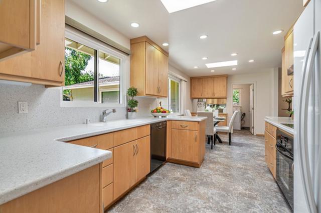 1635 Morton Avenue, Los Altos CA: https://media.crmls.org/mediaz/18bf13f0-9f25-47eb-bc76-9f67478d68d3.jpg