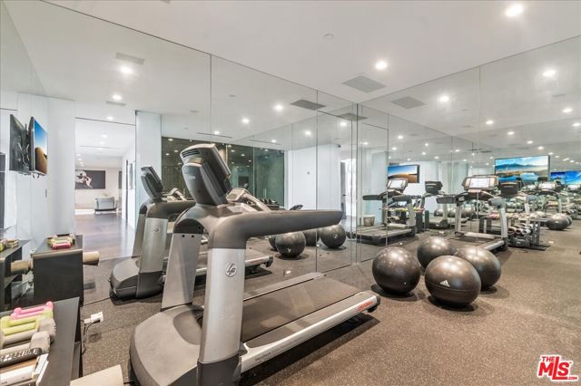 1620 Carla, Beverly Hills CA: https://media.crmls.org/mediaz/18bf4609-a9a1-4509-96f9-82db1afad064.jpg