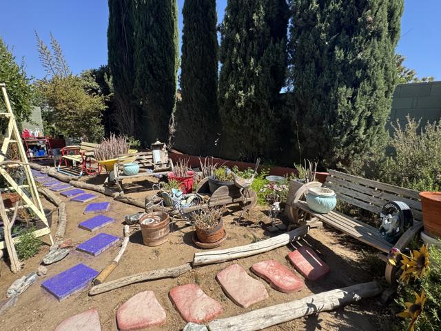 7585 Joshua Lane, Yucca Valley CA: https://media.crmls.org/mediaz/18bf48c7-2264-4af3-80f0-ee87dd0d17b6.jpg