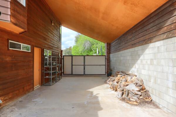 40835 Big Oak Flat Road, Oakhurst CA: https://media.crmls.org/mediaz/18bf4ccd-c5a8-4a07-9b95-b8a20cc6af89.jpg