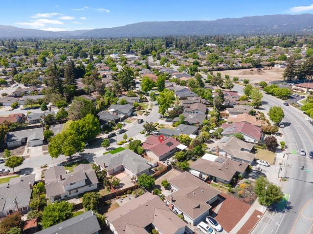 689 Springwood Drive, San Jose CA: https://media.crmls.org/mediaz/18bf92cb-9beb-4e4f-8481-e843e585dc50.jpg