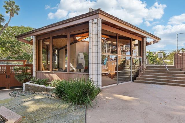 2600 Torrey Pines Road, La Jolla CA: https://media.crmls.org/mediaz/18c0245b-51bc-468c-8382-b4079682081f.jpg