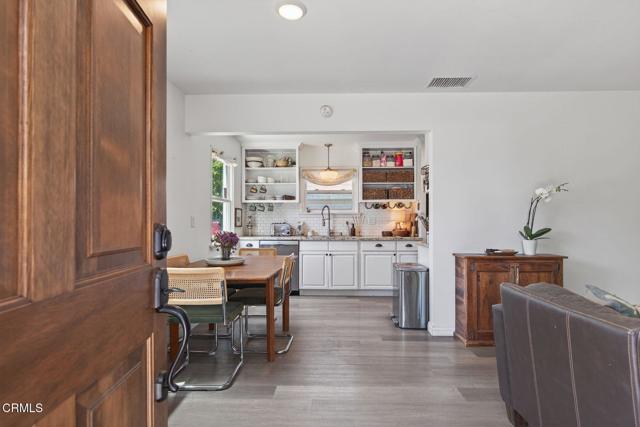 310 N Fulton Street, Ojai CA: https://media.crmls.org/mediaz/18c0690d-eafb-418a-8b29-5ac299cc23ee.jpg