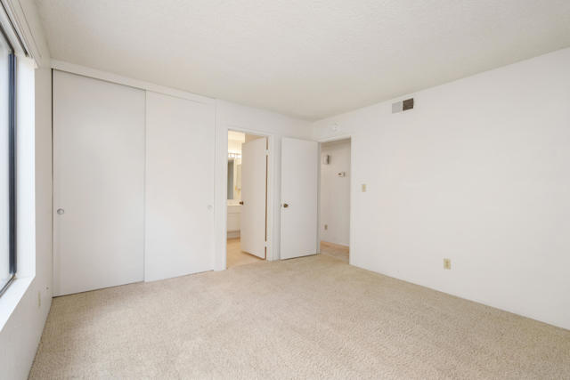 179 Las Lomas, Palm Desert CA: https://media.crmls.org/mediaz/18c09b68-a84d-4c49-bcd1-a2cf5462d9d6.jpg