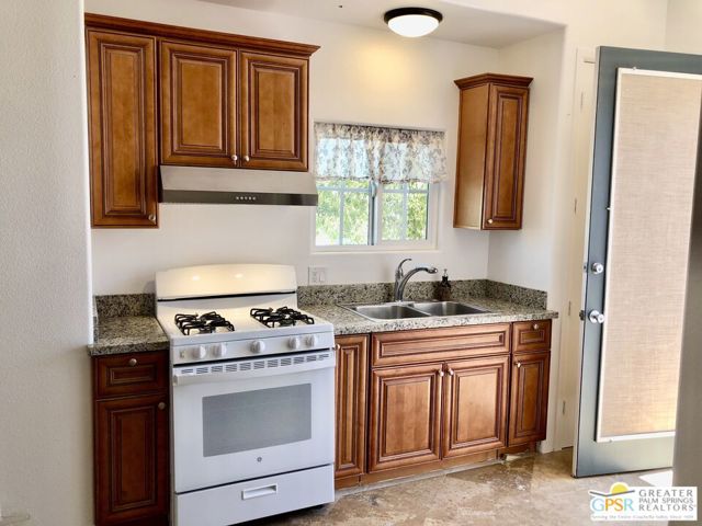 31305 Desert Moon Drive, Thousand Palms CA: https://media.crmls.org/mediaz/18c18185-e8a3-45f0-a749-1d6a24dc8924.jpg