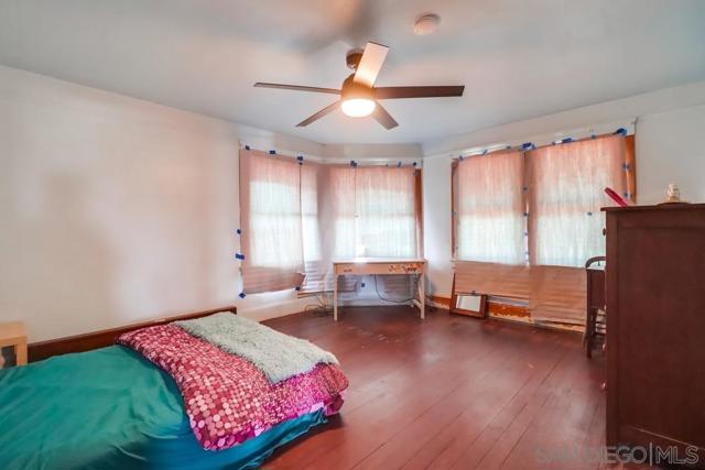 305 F Avenue, National City CA: https://media.crmls.org/mediaz/18c1a6e1-2886-4032-980b-472756360dc2.jpg
